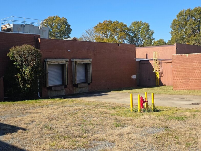 More Photos Of 600 S Railroad Ave, Kings Mountain Warehouse For Lease