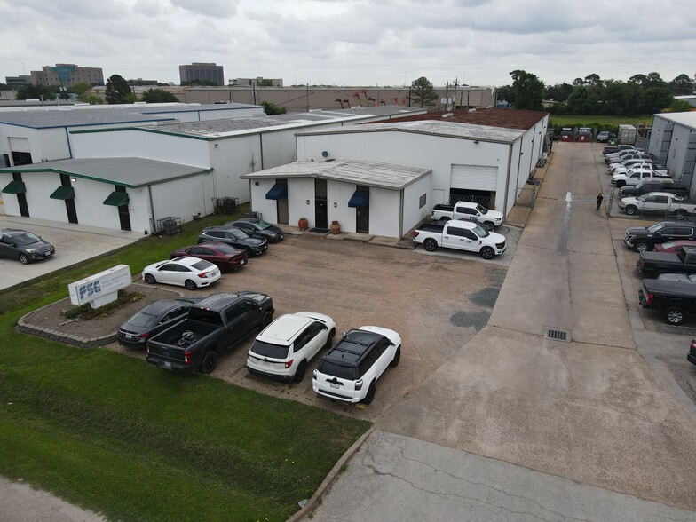 More Photos Of 5094 Steadmont Dr, Houston Manufacturing For Lease