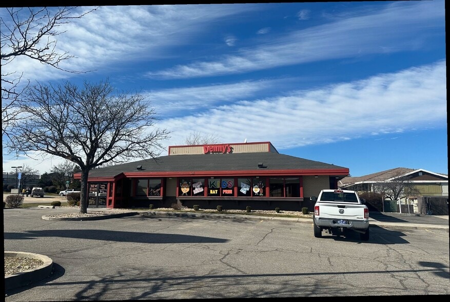 More Photos Of 2580 Airport Way, Boise Restaurant For Lease