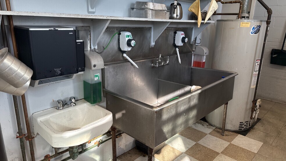 More Photos Of 1105 MA-28 Rt, South Yarmouth Restaurant For Sale
