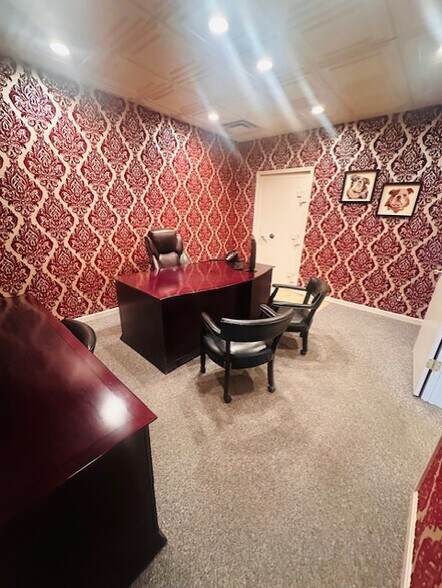 More Photos Of 62 Public Sq, Salem Storefront Retail Office For Sale