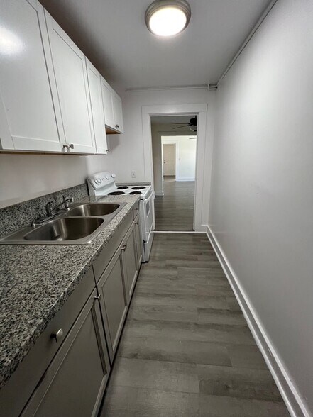 More Photos Of 1331 Longwood St, West Palm Beach Apartments For Sale