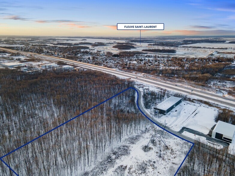 More Photos Of Av Pierre-Dansereau, Salaberry-de-valleyfield Warehouse For Sale