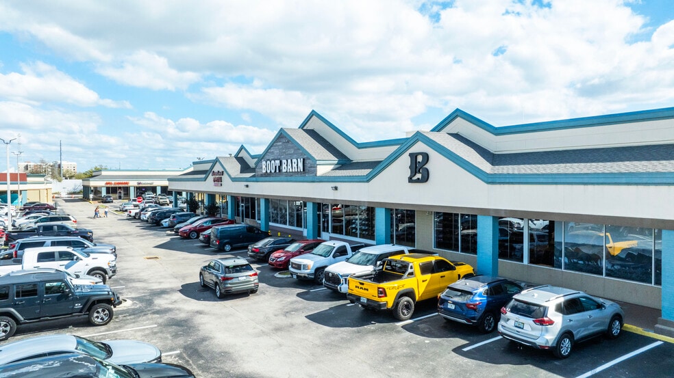 More Photos Of 5600-5752 International Dr, Orlando Unknown For Lease