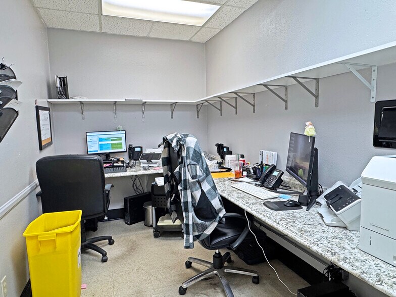 More Photos Of 1904 N Orange Grove Ave, Pomona Medical For Lease