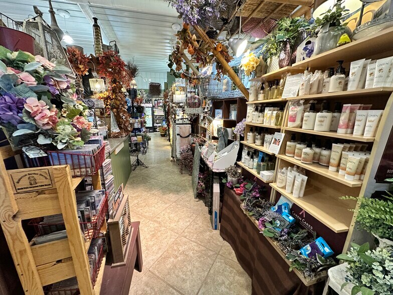 More Photos Of 5659 Dakota Ave S, Huron Garden Center For Sale