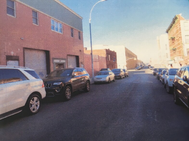 More Photos Of 218 52nd St, Brooklyn Warehouse For Lease
