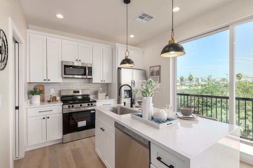 More Photos Of 1728 W Sherman St, Phoenix Apartments For Sale
