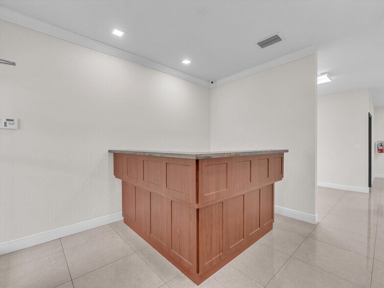 More Photos Of 2470 NW 102nd Pl, Doral Storefront Retail Office For Sale