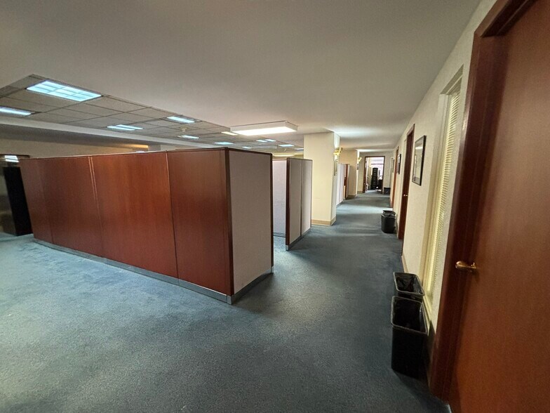 More Photos Of 37 Franklin St, Buffalo Office For Sale