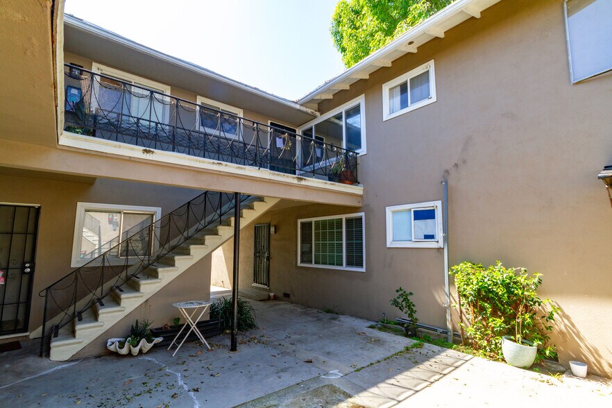 More Photos Of 11401 Washington Pl, Los Angeles Apartments For Sale