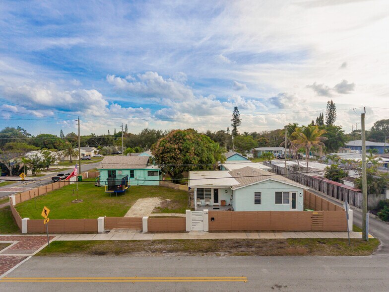 More Photos Of 302 SW 2nd Ave, Dania Beach Multifamily For Sale
