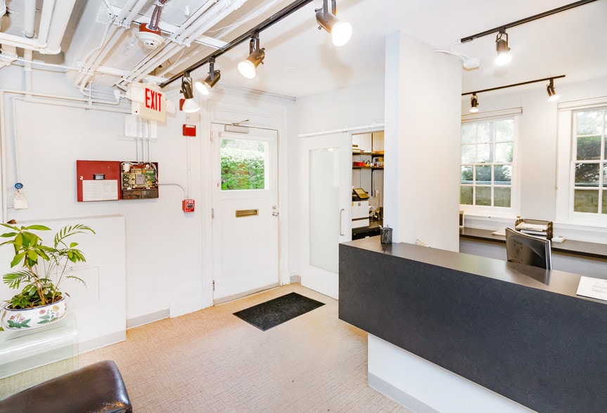 More Photos Of 3401 Greenway, Baltimore Apartments For Sale