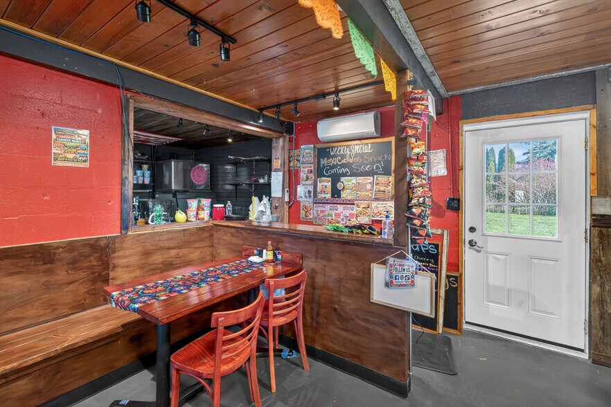 More Photos Of 14969 W Bow Hill Rd, Bow Bar For Sale