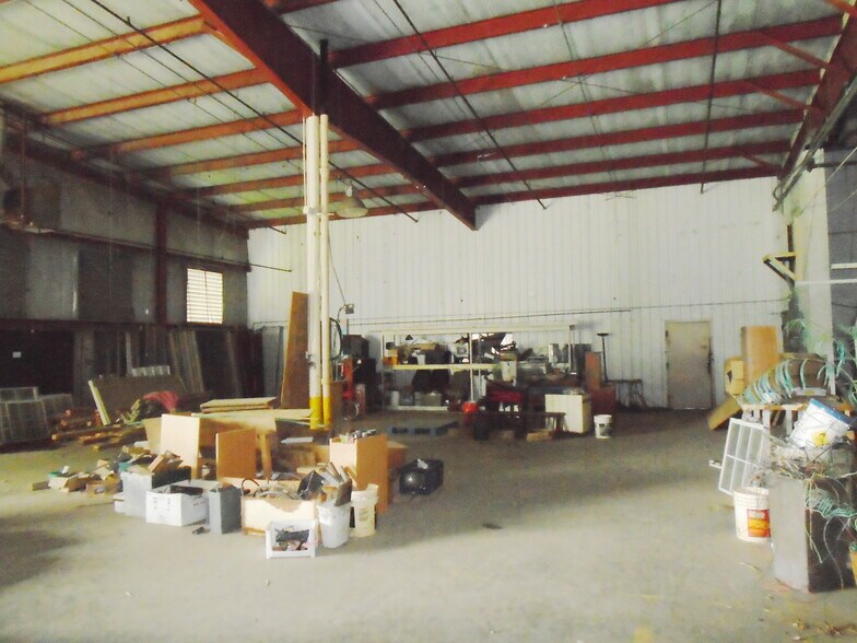 More Photos Of 501 Lakeshore Dr, Kuttawa Warehouse For Sale