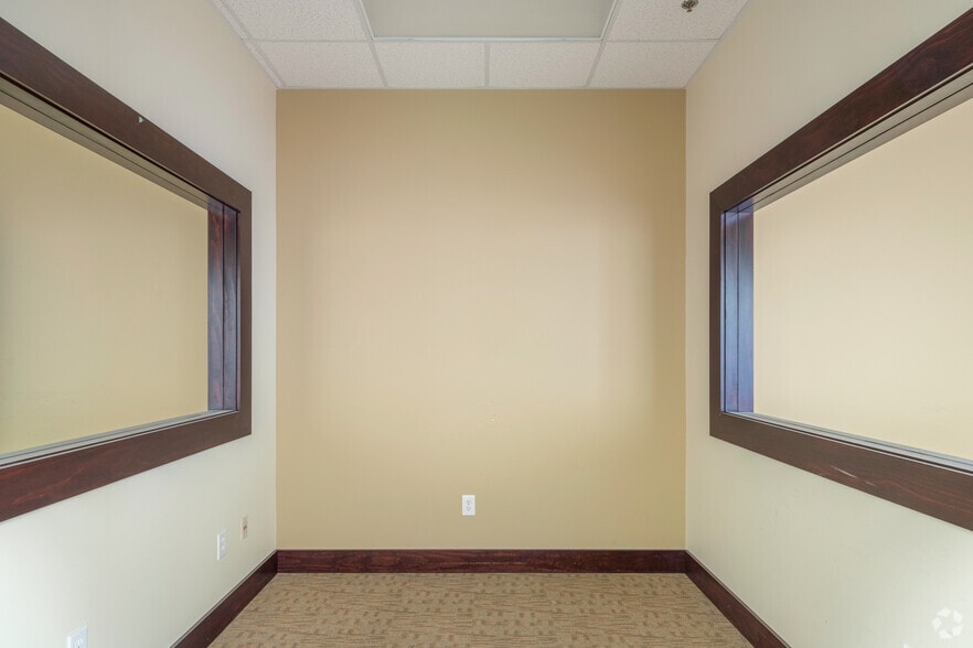 More Photos Of 9701 N Sam Houston Pky, Humble Office For Lease