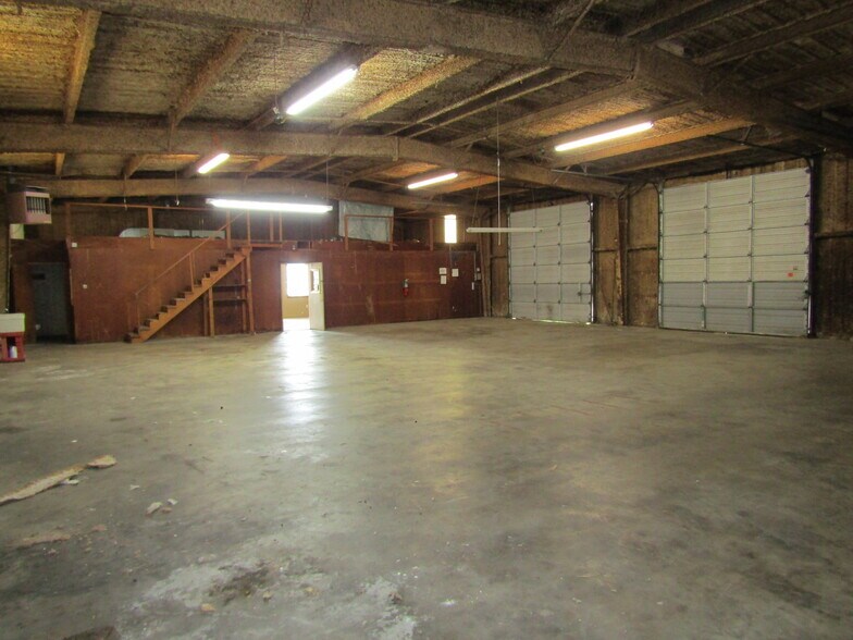 More Photos Of 1416 Easy St, New Iberia Warehouse For Sale