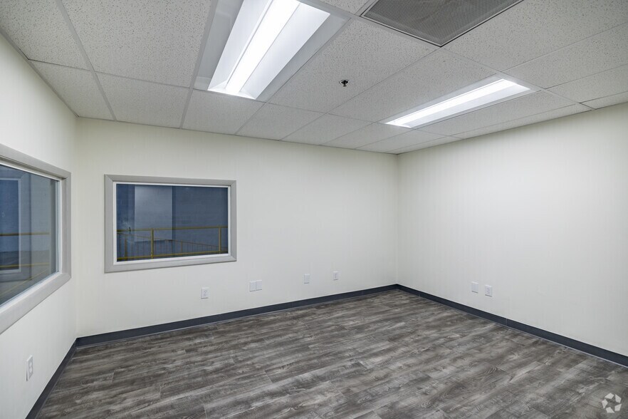 More Photos Of 1352-1382 NW 78th Ave, Doral Unknown For Lease