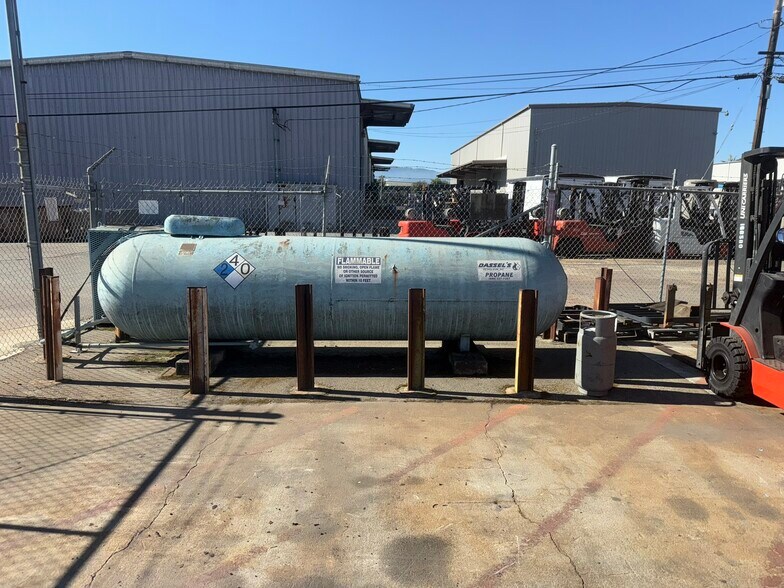 More Photos Of 1360-1366 Burton Ave, Salinas Warehouse For Sale