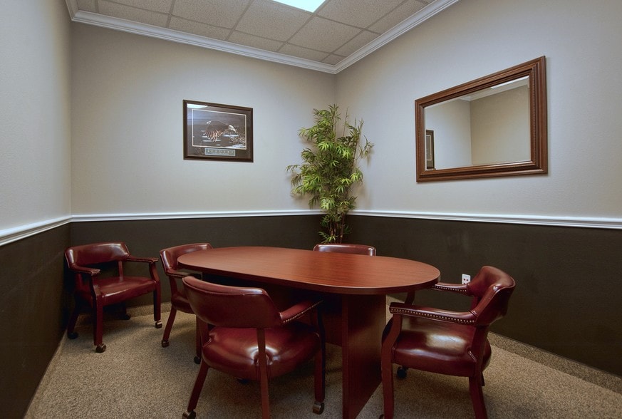 More Photos Of 2801-2803 S Bay St, Eustis Loft Creative Space For Lease