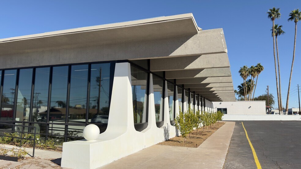 More Photos Of 5628 E Thomas Rd, Phoenix General Retail For Lease