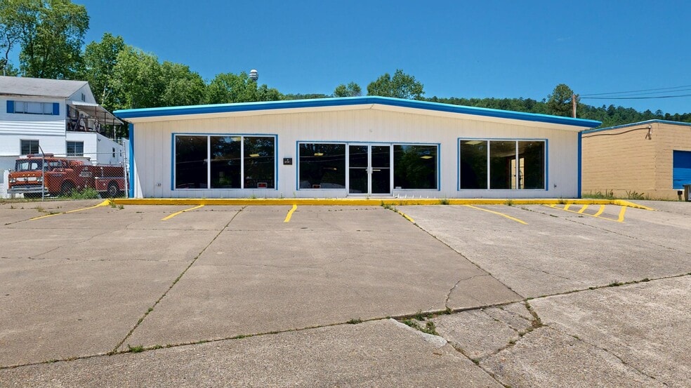 More Photos Of 1005 E Grand Ave, Hot Springs Unknown For Lease