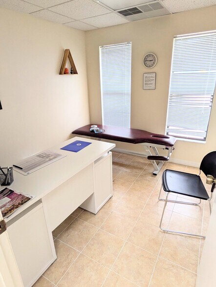 More Photos Of 4812 26th St W, Bradenton Healthcare For Lease