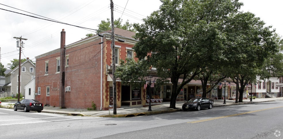 More Photos Of 19-27 N Main St, Woodstown Storefront Retail Residential For Lease