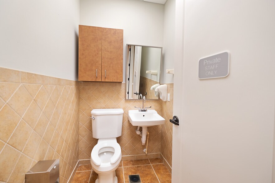 More Photos Of 3021 N Airport Pulling Rd, Naples Office For Sale