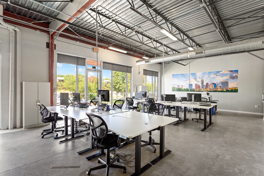 More Photos Of 2301 E Riverside Dr, Austin Unknown For Lease