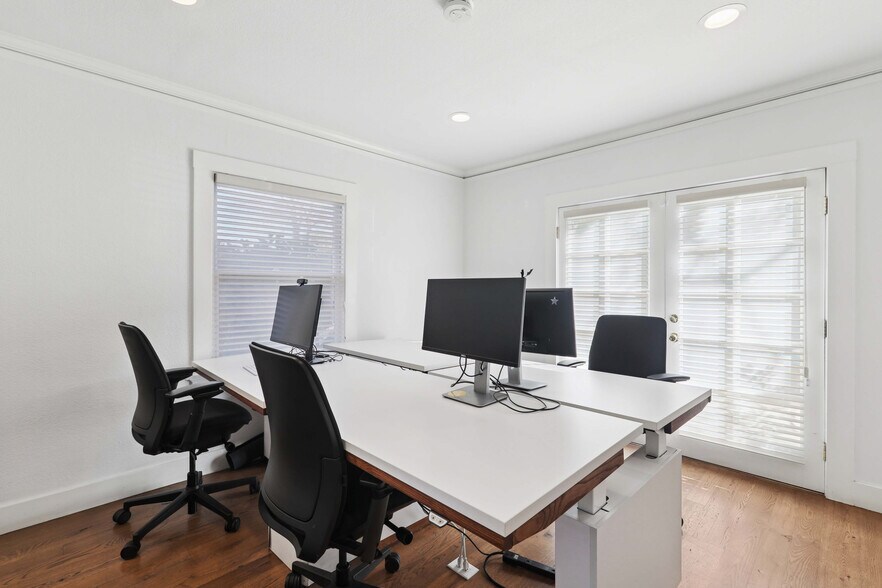 More Photos Of 655-675 Forest Ave, Palo Alto Office For Sale