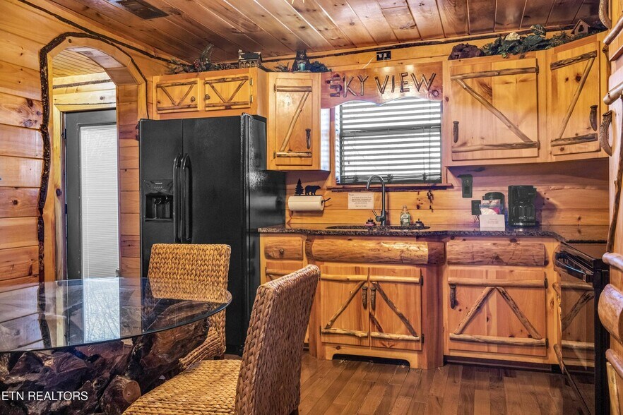 More Photos Of 1012 Highway 165, Tellico Plains Hospitality For Sale