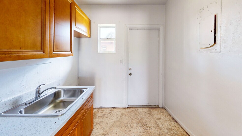 More Photos Of 1478 NW 2nd Ave, Florida City Multifamily For Sale