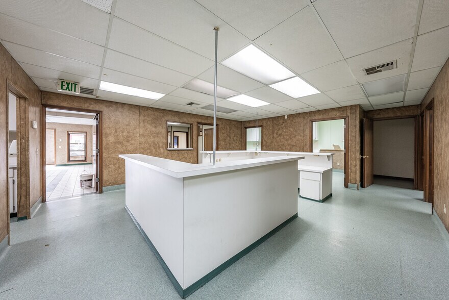 More Photos Of 927 O St, Firebaugh Healthcare For Sale