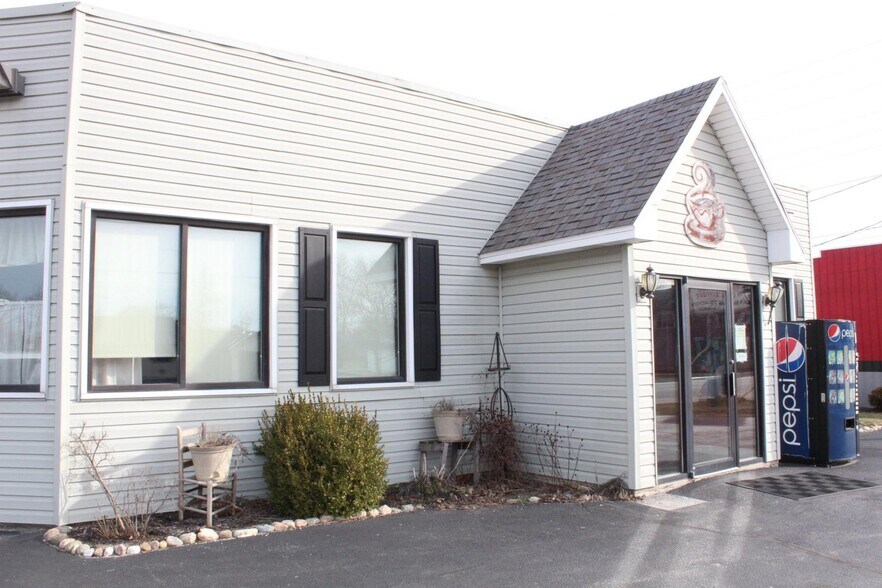 More Photos Of 511 E Main St, Saint Henry Freestanding For Sale