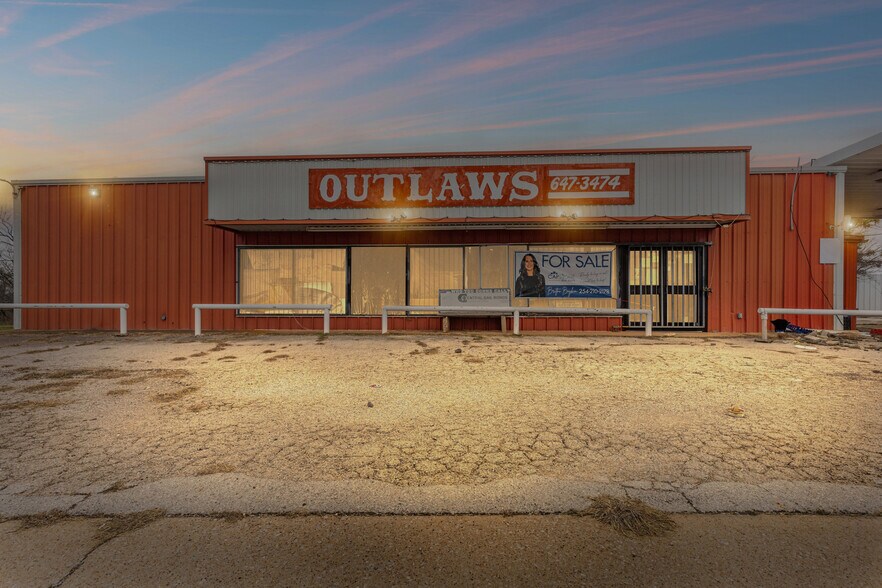 Primary Photo Of 513 W Loop 254, Ranger General Retail For Sale