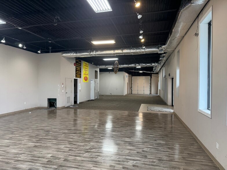 More Photos Of 1870 Rt-112, Medford Freestanding For Lease
