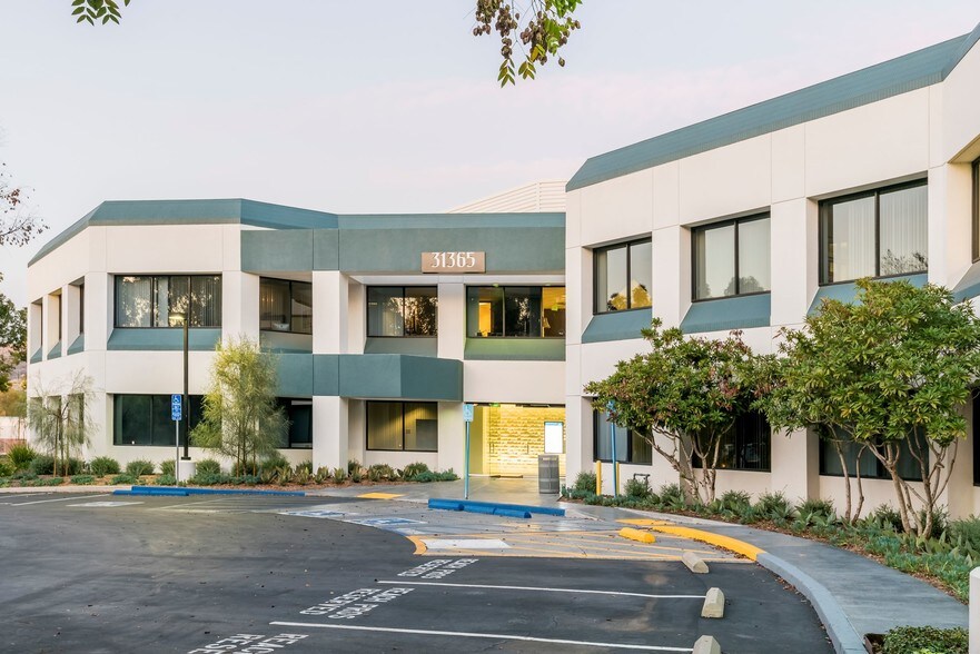 More Photos Of 31355 Oak Crest Dr, Westlake Village Unknown For Lease