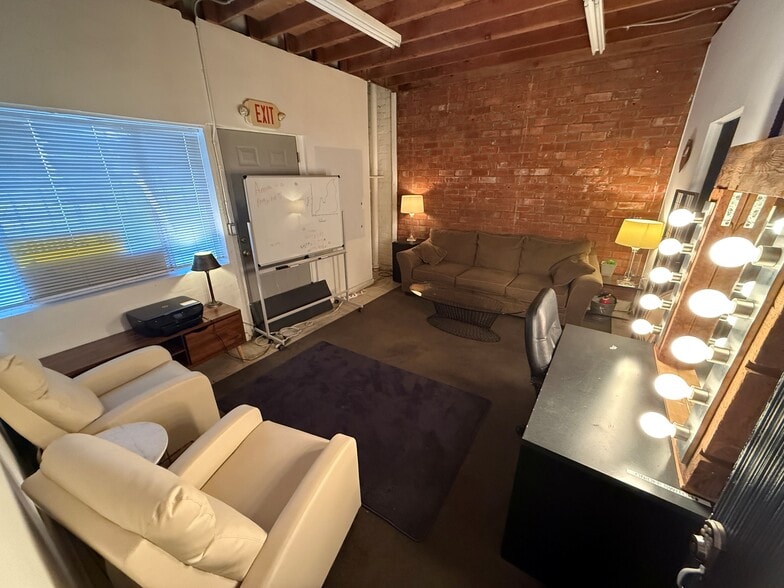 More Photos Of 2234 W Temple St, Los Angeles Manufacturing For Lease