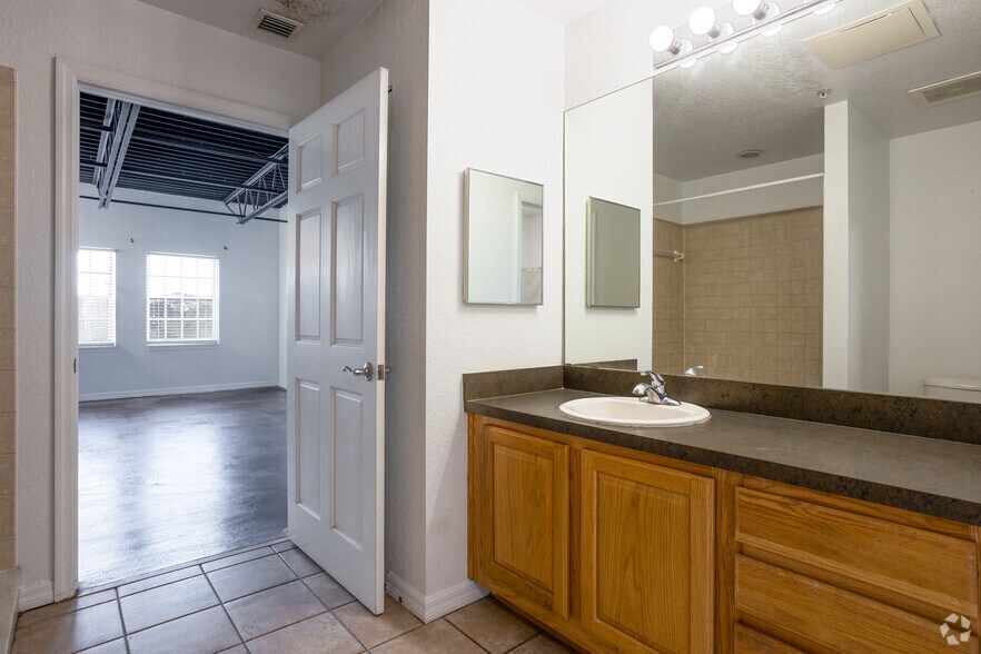 More Photos Of 433 W New England Ave, Winter Park Apartments For Lease