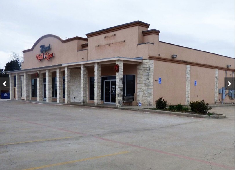 Primary Photo Of 8818 Mars Dr, Woodway Freestanding For Lease