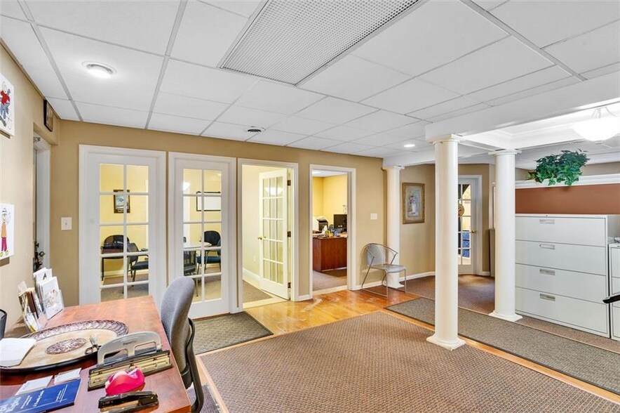 More Photos Of 1108 Ohio River Blvd, Sewickley Office For Sale