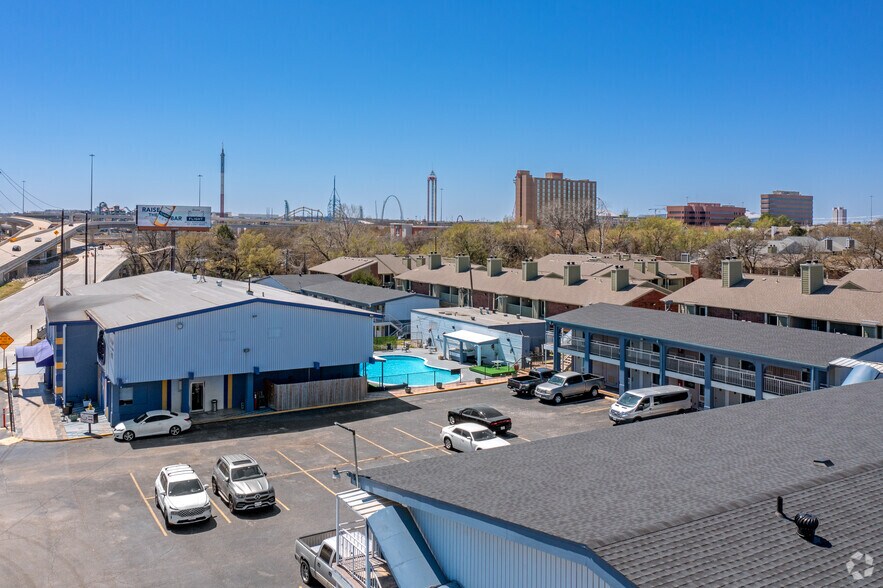 More Photos Of 1175 N Watson Rd, Arlington Hotel For Sale