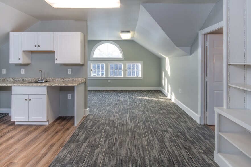 More Photos Of 26 N King St, Leesburg Office For Lease