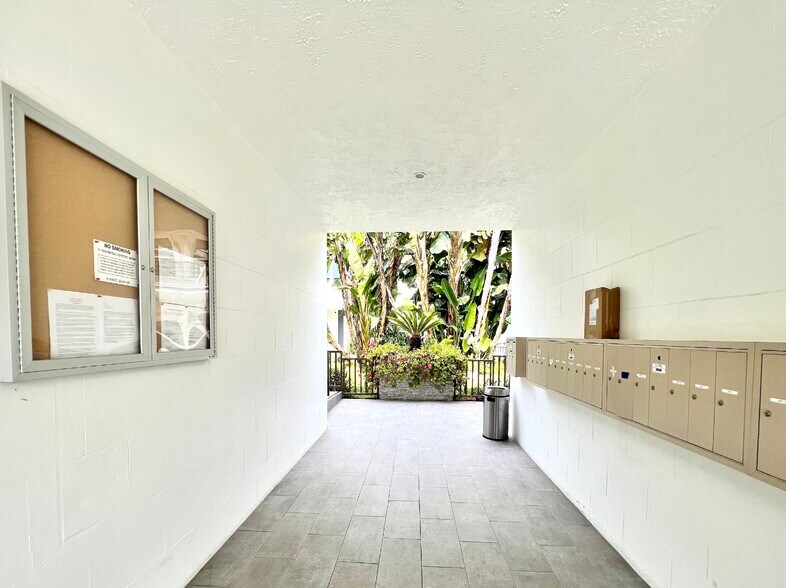 More Photos Of 1015 3rd St, Santa Monica Apartments For Sale