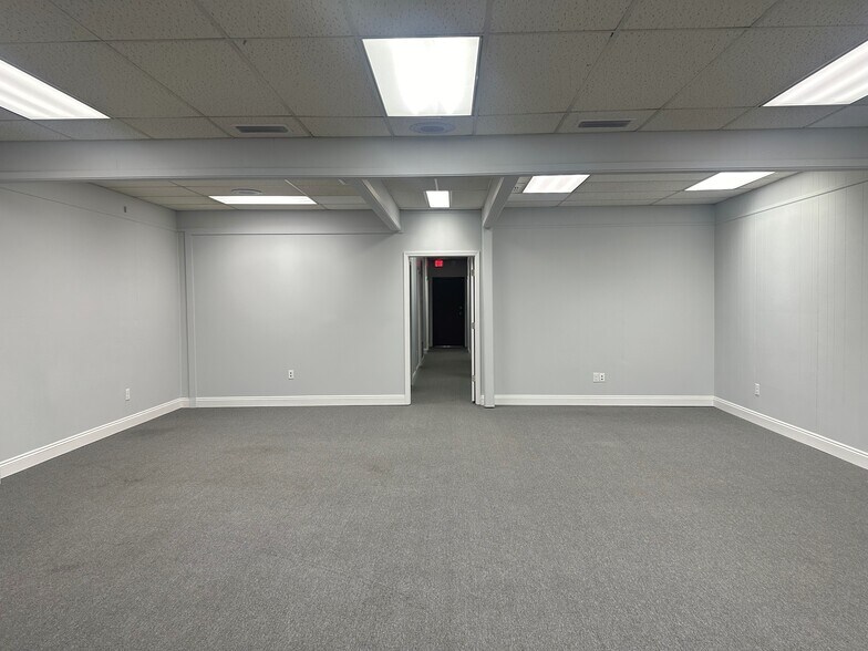 More Photos Of 3165 Dauphin St, Mobile Freestanding For Sale