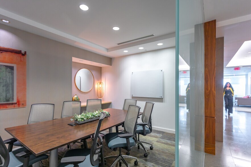 More Photos Of 2525 Ponce de Leon Blvd, Coral Gables Coworking Space