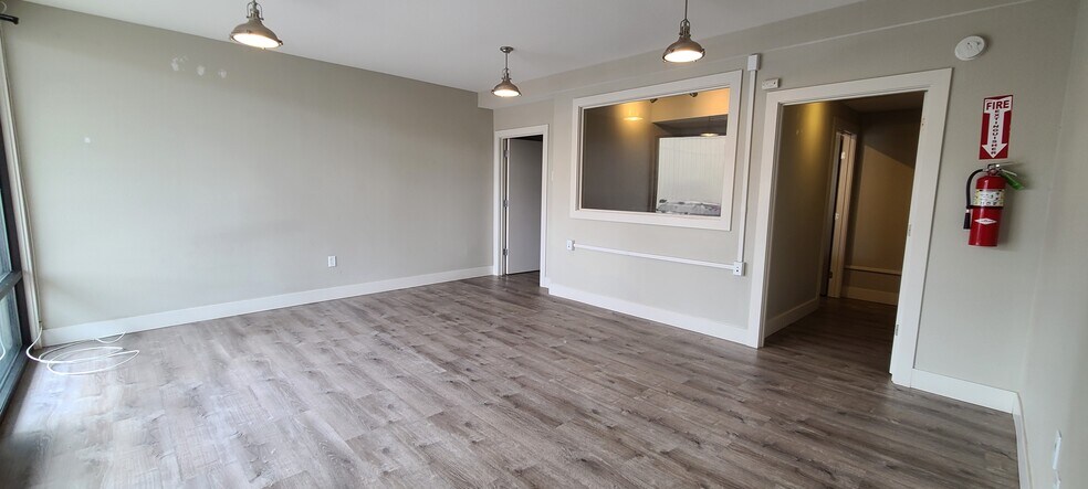 Primary Photo Of 651 High St, Salem Office For Lease