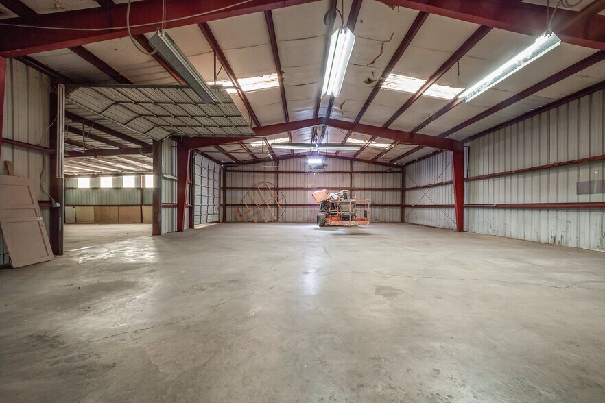 More Photos Of 144-145 Rosedale St, Jackson Warehouse For Sale