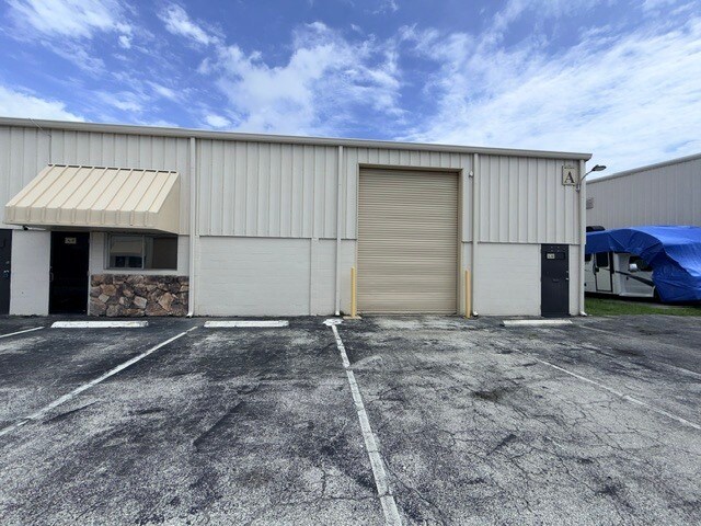 More Photos Of 1725 S Nova Rd, Daytona Beach Warehouse For Sale